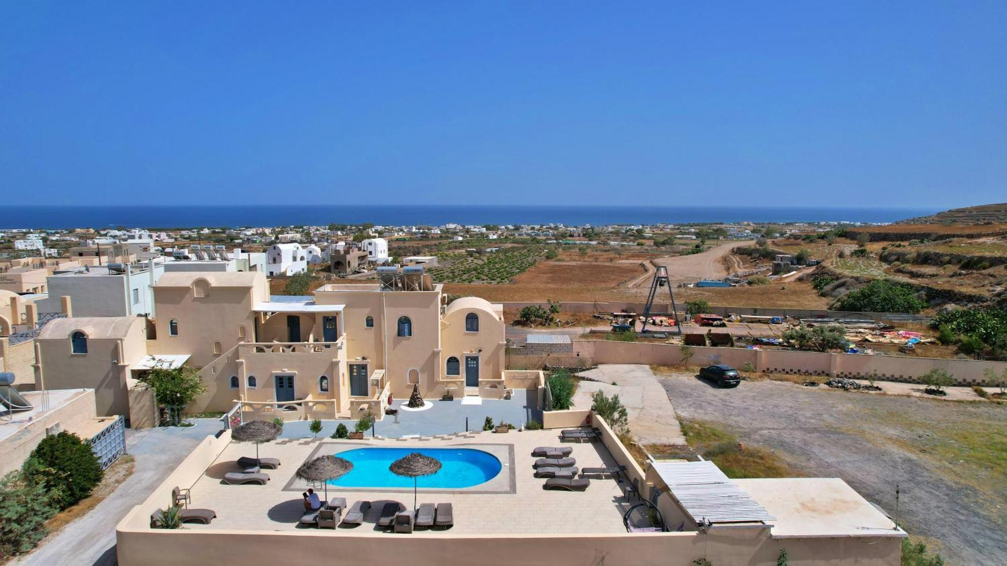 بيريفولّوس Leon Lux Apartments المظهر الخارجي الصورة