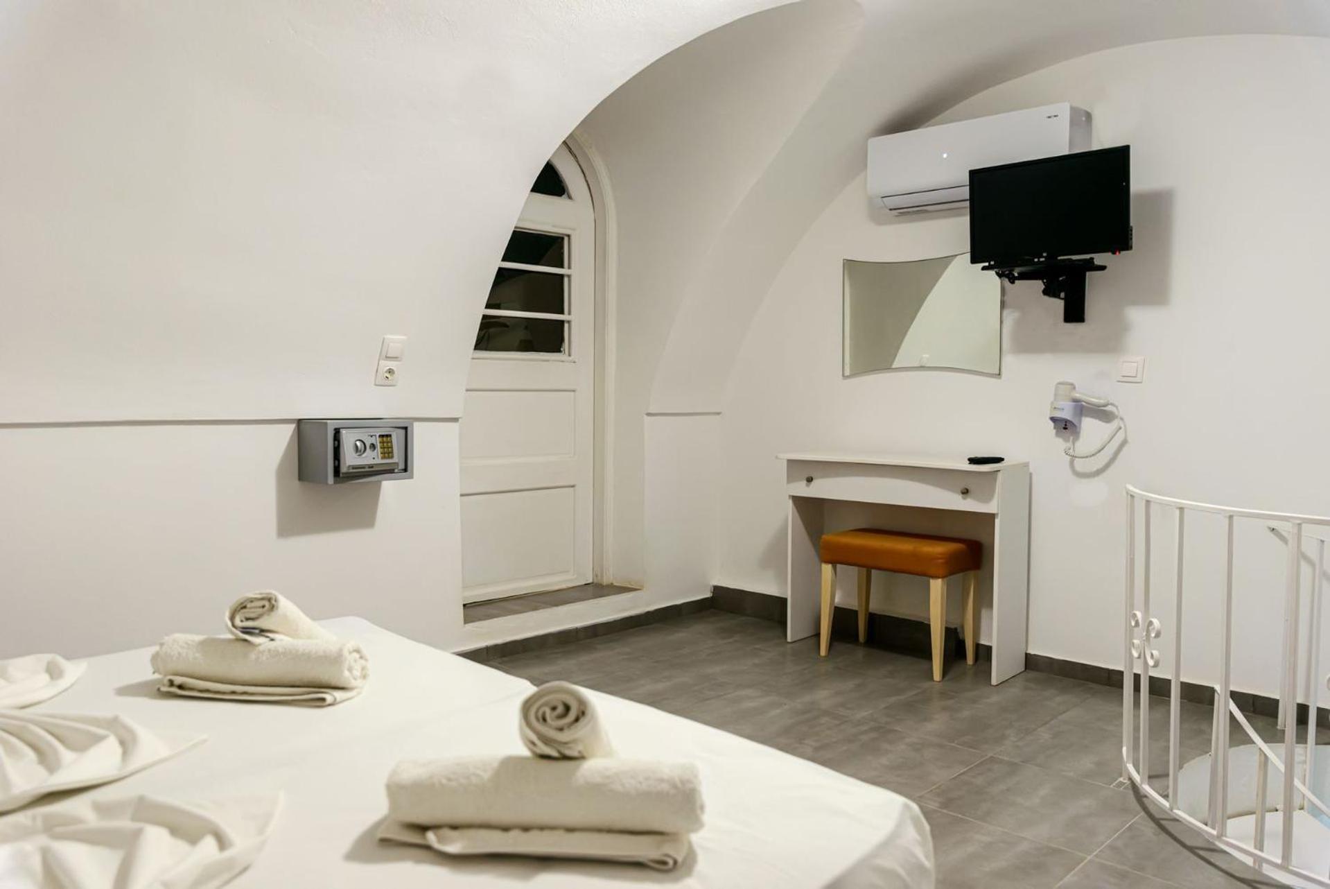 بيريفولّوس Leon Lux Apartments المظهر الخارجي الصورة