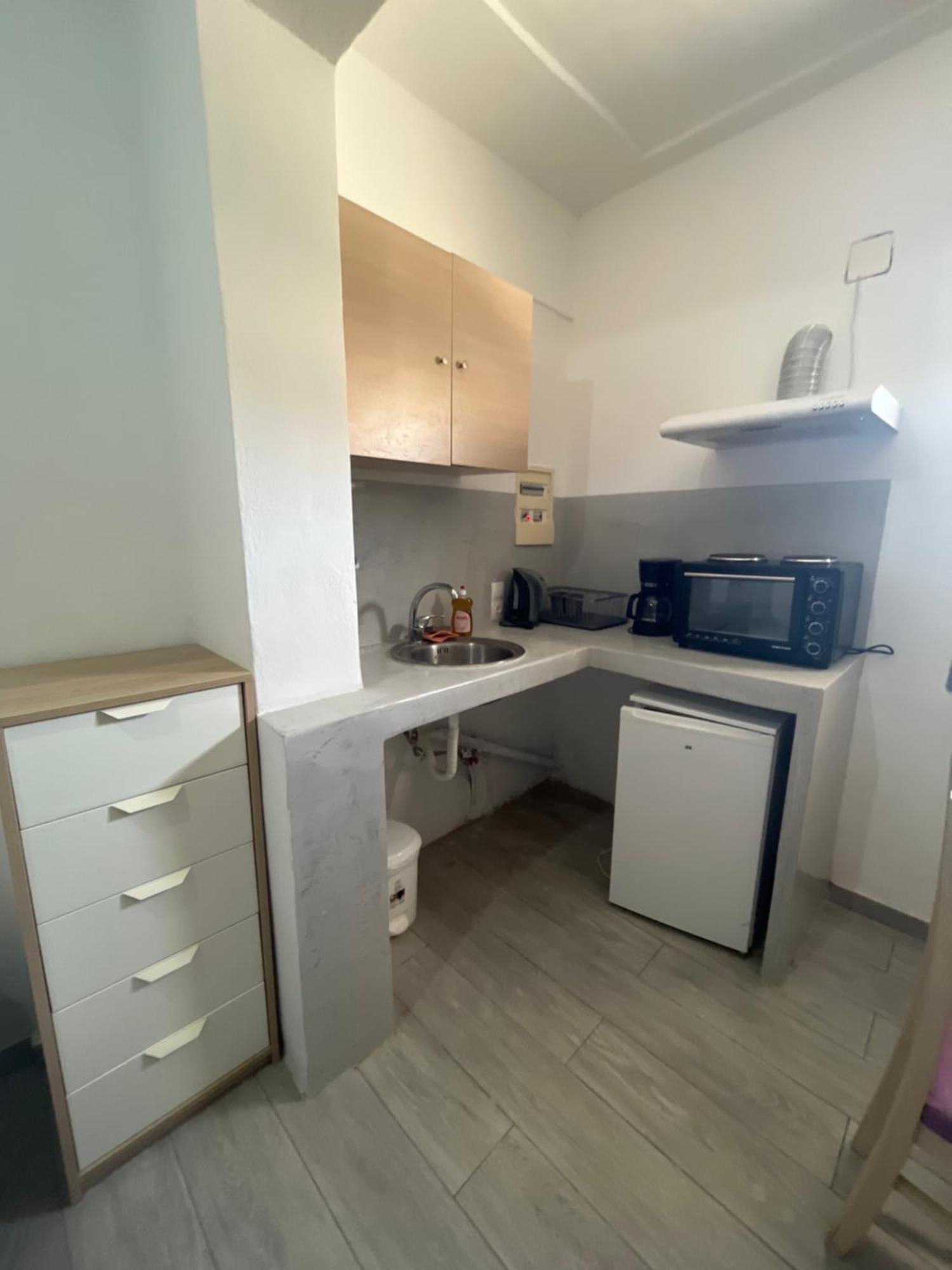 بيريفولّوس Leon Lux Apartments المظهر الخارجي الصورة