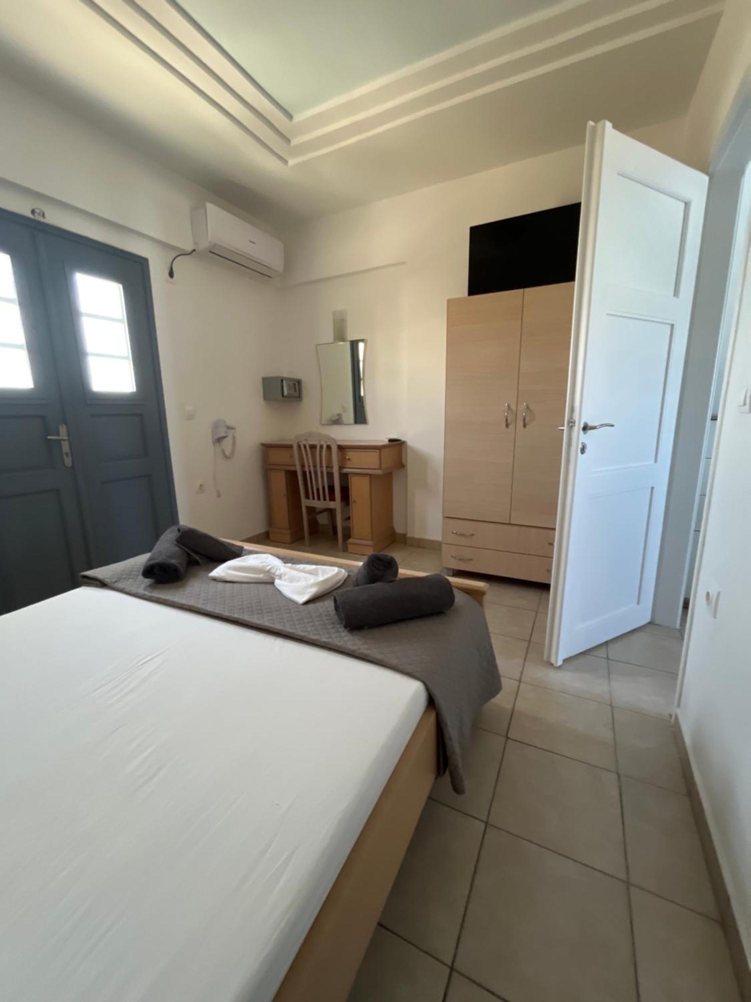 بيريفولّوس Leon Lux Apartments المظهر الخارجي الصورة